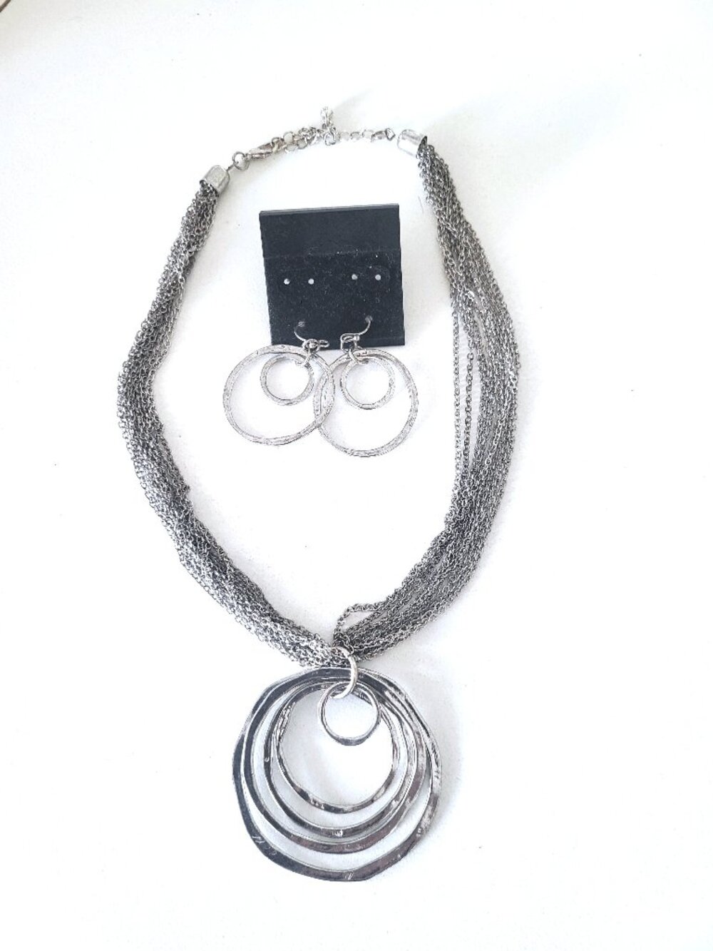 Silver Tone Multi-Chain Circle Pendant Necklace & Hoop Earring Set EUC